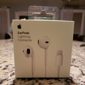 Apple Earpods with Lightning Connector